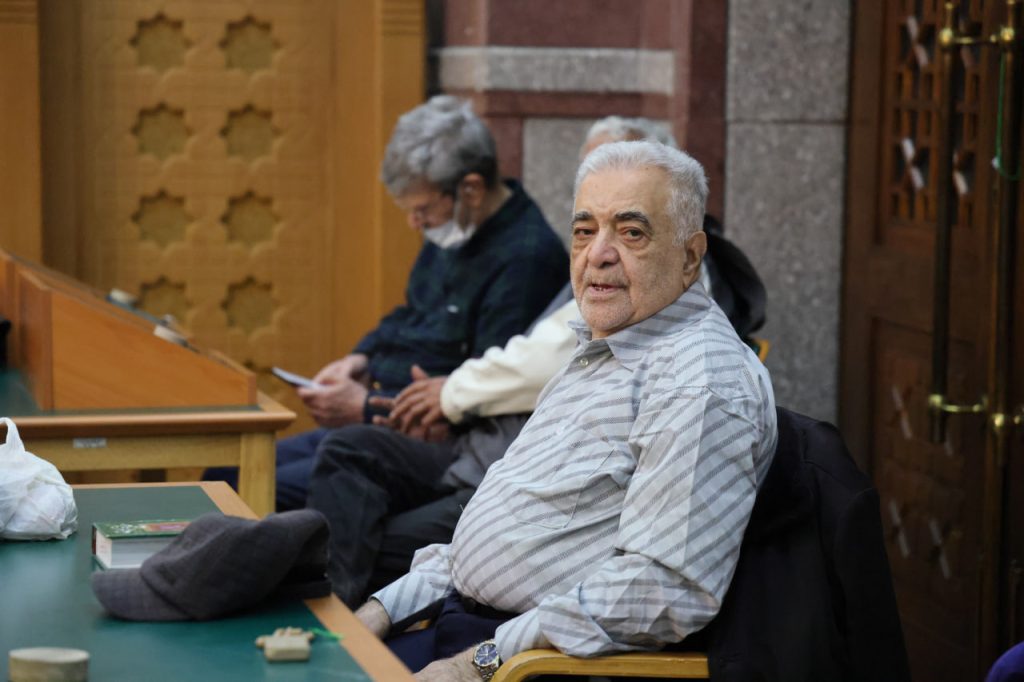 photo_2025-12-12_01-42-57