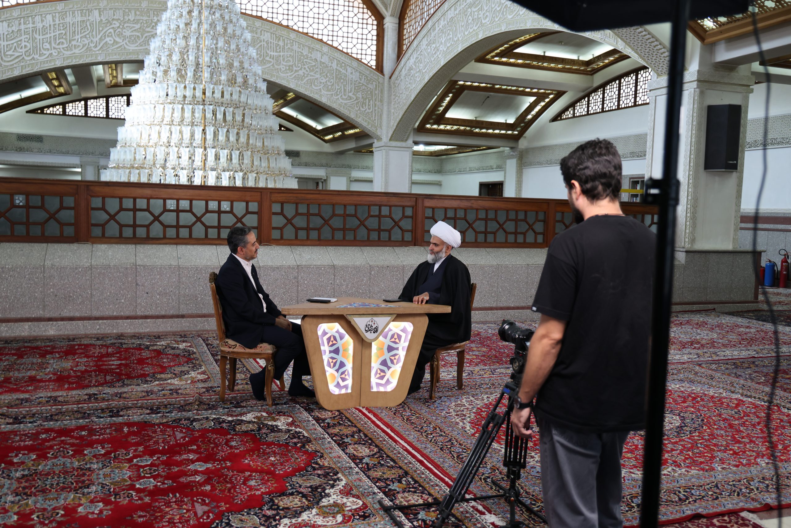 تصویربرداری برنامه آفتاب شرقی با حضور آیت الله صلح میرزایی