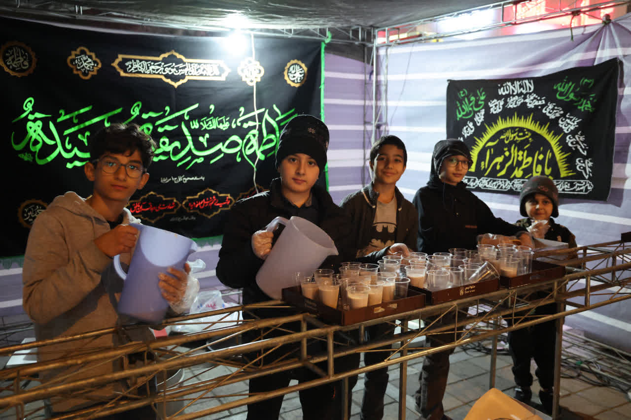 ایستگاه صلواتی نوجوانان شب چهارم فاطمیه دوم ۱۴۰۴